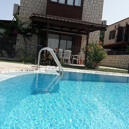 Villa Vi̇lla